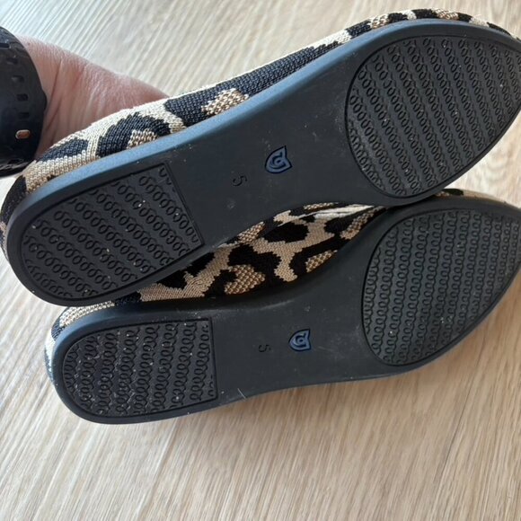 rothys leopard pointed toe flats Size 5 - Picture 8 of 9